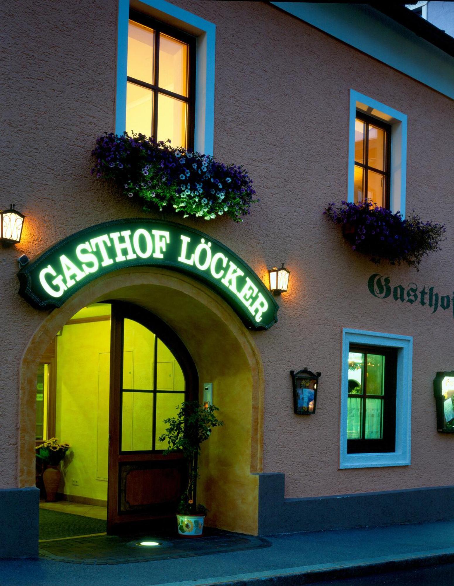Gasthof - Restaurant Loecker Радщат Екстериор снимка