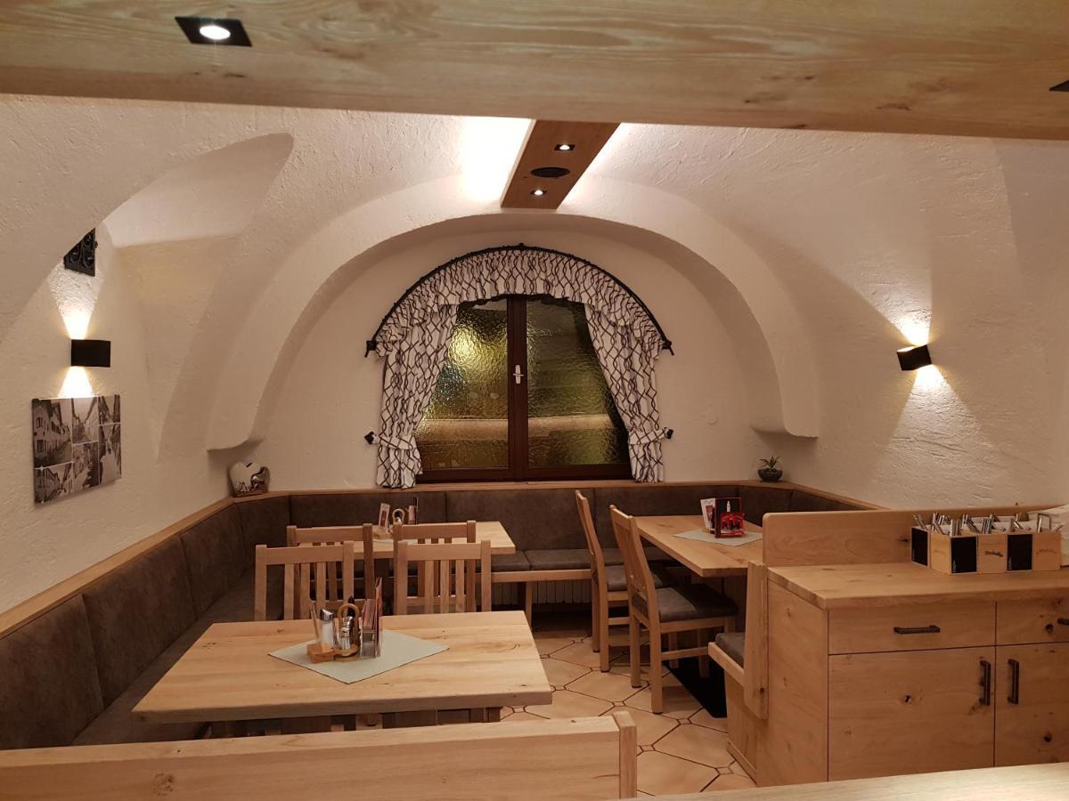 Gasthof - Restaurant Loecker Радщат Екстериор снимка