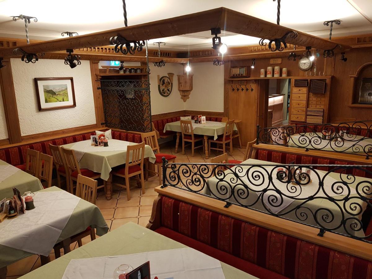 Gasthof - Restaurant Loecker Радщат Екстериор снимка