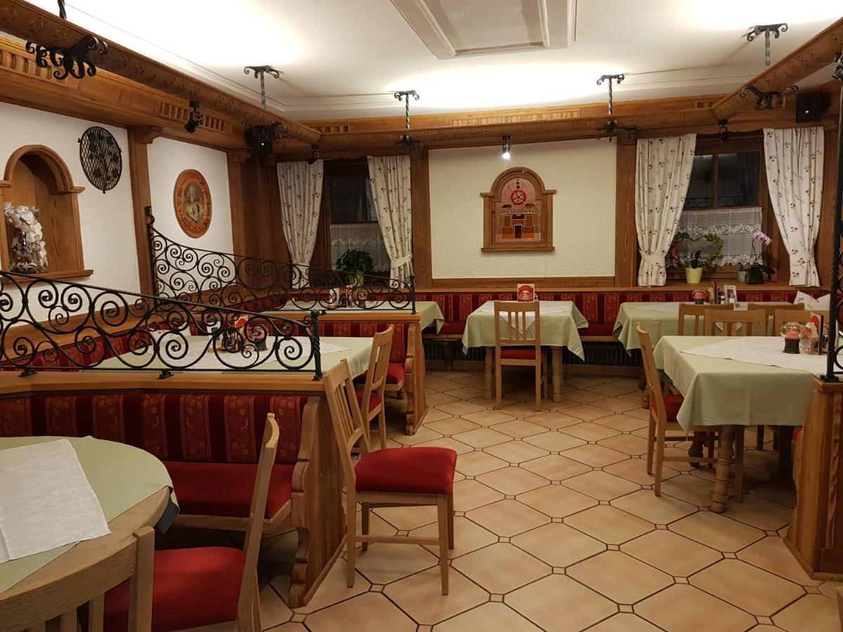 Gasthof - Restaurant Loecker Радщат Екстериор снимка