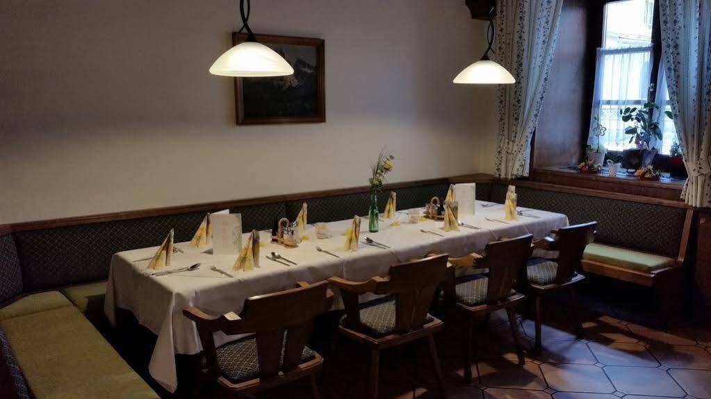 Gasthof - Restaurant Loecker Радщат Екстериор снимка