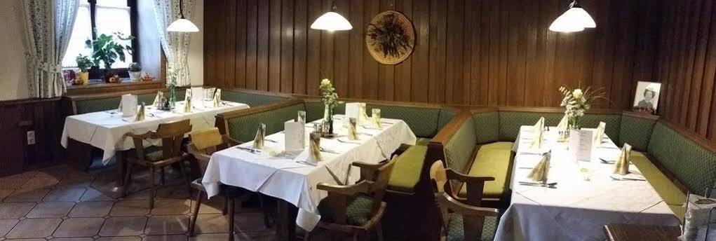 Gasthof - Restaurant Loecker Радщат Екстериор снимка