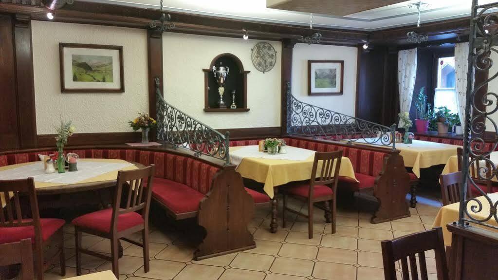 Gasthof - Restaurant Loecker Радщат Екстериор снимка